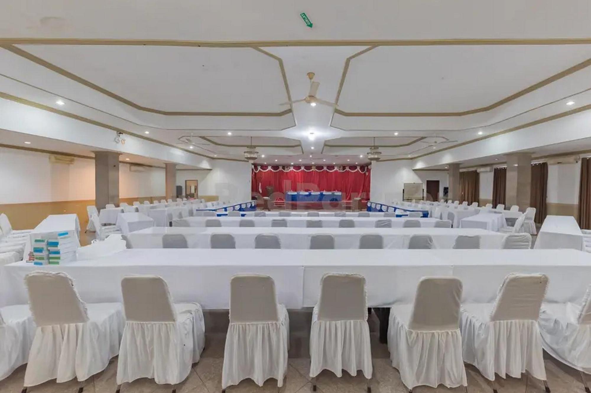 Hotel Ayong Linggarjati Kuningan Mitra Reddoorz Exterior foto